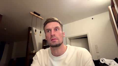 Snapshot of basst23 chatting on December 22, 2024, 12:39 am basst23 online show from December 22, 2024, 12:39 am