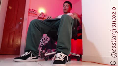 Snapshot of bastian_franco01 chatting on December 10, 2024, 12:28 am Bastian Independent Model online show from December 10, 2024, 12:28 am