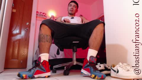 Snapshot of bastian_franco01 chatting on December 17, 2024, 3:50 am Bastian Independent Model online show from December 17, 2024, 3:50 am