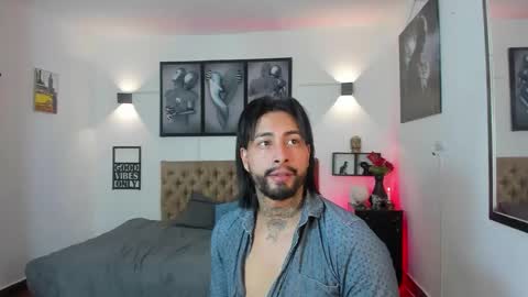 Snapshot of bastian_jones1 chatting on November 24, 2025, 11:59 pm bastian_jones1 online show from November 24, 2025, 11:59 pm