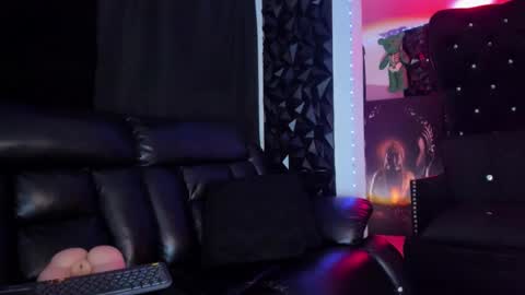 bastian online show from November 19, 2025, 5:40 am