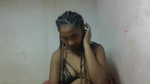 bavianona online show from October 13, 2025, 1:33 pm