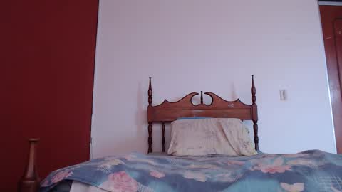 Snapshot of bayonette_black chatting on September 28, 2025, 12:10 pm bayonette_black online show from September 28, 2025, 12:10 pm