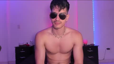 Snapshot of bbbeachboy chatting on January 30, 2025, 12:18 am Valentino online show from January 30, 2025, 12:18 am