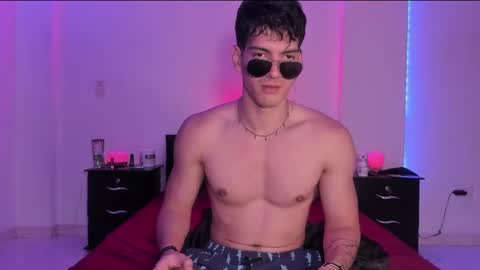 Snapshot of bbbeachboy chatting on February 13, 2025, 10:22 pm Valentino online show from February 13, 2025, 10:22 pm