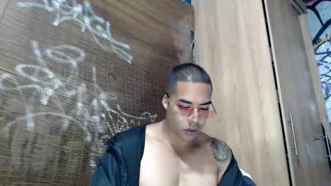 Snapshot of bbc_monster1 chatting on October 26, 2025, 4:18 am Justin online show from October 26, 2025, 4:18 am