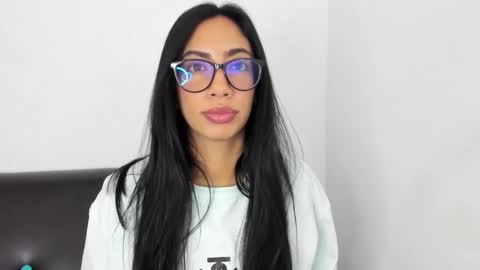 daniela villamizar online show from December 30, 2024, 5:13 pm