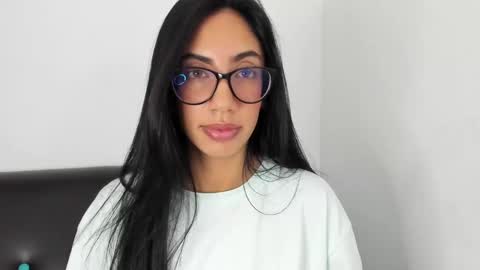 daniela villamizar online show from December 30, 2024, 8:15 pm