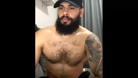 Snapshot of beardmax chatting on October 15, 2025, 6:35 am Min online show from October 15, 2025, 6:35 am