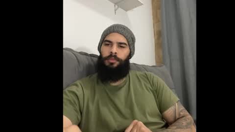 Snapshot of beardmax chatting on November 7, 2025, 8:58 am Min online show from November 7, 2025, 8:58 am