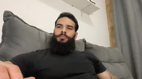 Snapshot of beardmax chatting on November 8, 2025, 7:08 am Min online show from November 8, 2025, 7:08 am