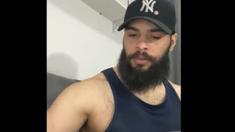 Snapshot of beardmax chatting on November 12, 2025, 6:36 am Min online show from November 12, 2025, 6:36 am