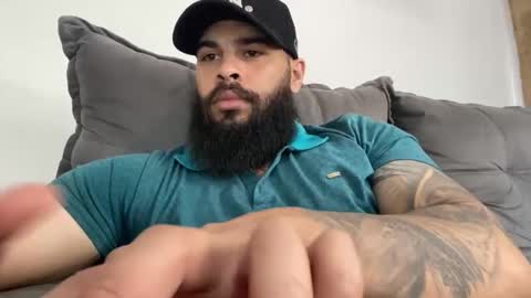 Snapshot of beardmax chatting on December 3, 2025, 5:22 pm Min online show from December 3, 2025, 5:22 pm