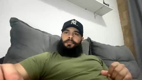 Snapshot of beardmax chatting on December 14, 2025, 5:57 am Min online show from December 14, 2025, 5:57 am