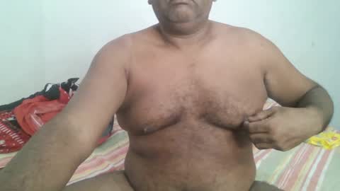 Snapshot of beargryzzly chatting on December 1, 2024, 6:19 pm Grizzly online show from December 1, 2024, 6:19 pm