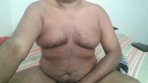 Snapshot of beargryzzly chatting on December 4, 2024, 10:19 pm Grizzly online show from December 4, 2024, 10:19 pm