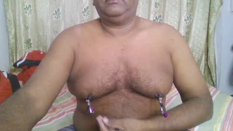 Snapshot of beargryzzly chatting on December 22, 2024, 3:22 am Grizzly online show from December 22, 2024, 3:22 am