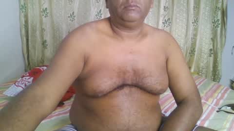 Snapshot of beargryzzly chatting on January 22, 2025, 3:31 am Grizzly online show from January 22, 2025, 3:31 am