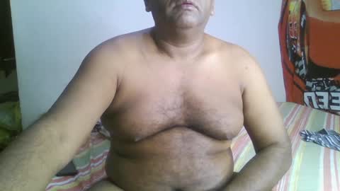 Snapshot of beargryzzly chatting on January 26, 2025, 6:49 am Grizzly online show from January 26, 2025, 6:49 am