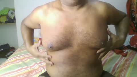 Snapshot of beargryzzly chatting on January 28, 2025, 2:21 am Grizzly online show from January 28, 2025, 2:21 am