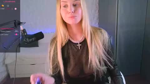 Snapshot of beatrice_7 chatting on November 12, 2025, 9:25 pm Beatrice online show from November 12, 2025, 9:25 pm