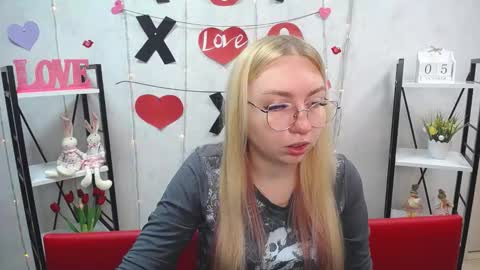 BeatriceFlyy online show from October 5, 2025, 12:03 pm