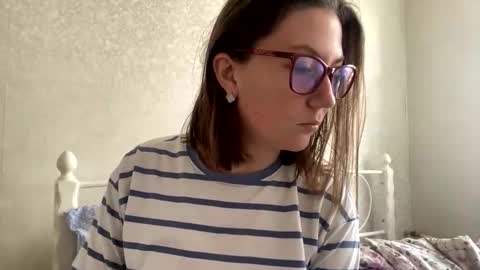 BeatriceTender online show from October 26, 2025, 8:53 am