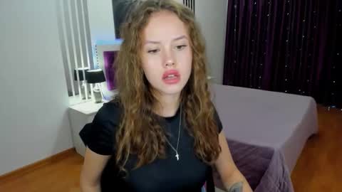 BeatriceWild online show from September 19, 2025, 10:49 am