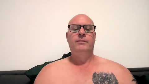 Snapshot of beatsboy87 chatting on February 24, 2025, 11:10 am beatsboy87 online show from February 24, 2025, 11:10 am
