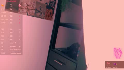 Chleo online show from September 30, 2025, 1:32 am