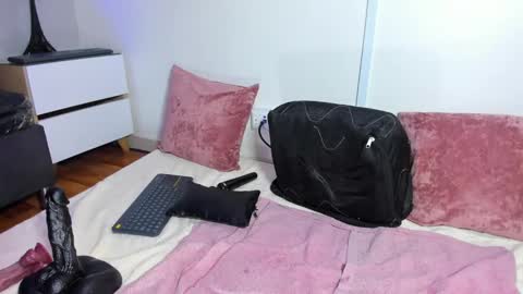 maria online show from February 15, 2025, 1:42 am