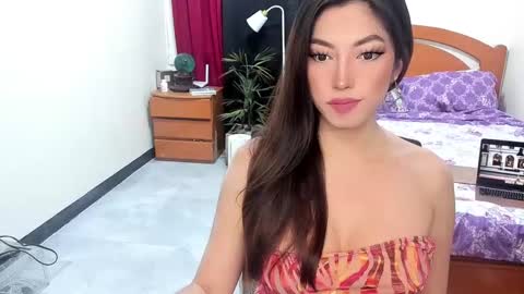 Snapshot of beautifullust chatting on January 4, 2025, 10:13 pm Queen Angela online show from January 4, 2025, 10:13 pm