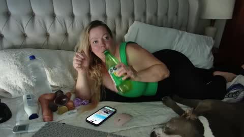 Snapshot of beauty4agent chatting on December 11, 2024, 10:16 pm beauty4agent online show from December 11, 2024, 10:16 pm