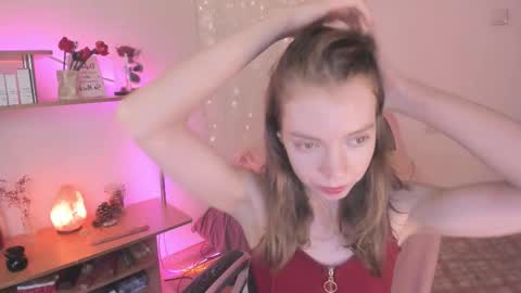 Snapshot of beautyeliise chatting on October 11, 2025, 2:15 pm Eliise online show from October 11, 2025, 2:15 pm