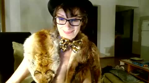 Snapshot of bebacksooon chatting on December 18, 2024, 10:24 pm Raluca online show from December 18, 2024, 10:24 pm
