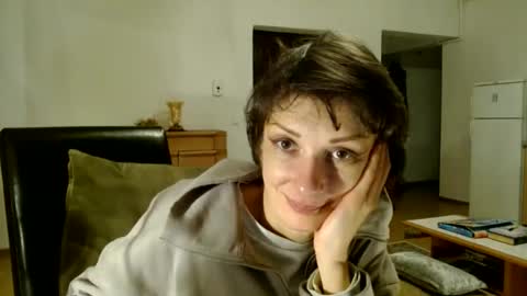 Snapshot of bebacksooon chatting on December 24, 2024, 11:33 pm Raluca online show from December 24, 2024, 11:33 pm