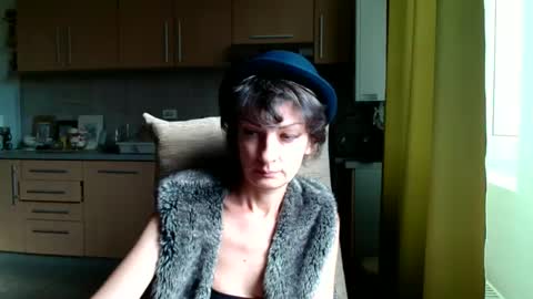 Snapshot of bebacksooon chatting on September 25, 2025, 1:26 pm Raluca online show from September 25, 2025, 1:26 pm