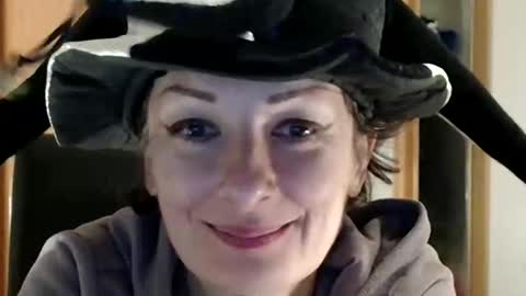 Snapshot of bebacksooon chatting on November 1, 2025, 8:11 pm Raluca online show from November 1, 2025, 8:11 pm