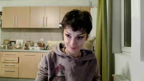 Snapshot of bebacksooon chatting on November 18, 2025, 3:27 pm Raluca online show from November 18, 2025, 3:27 pm