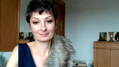 Snapshot of bebacksooon chatting on November 19, 2025, 11:54 am Raluca online show from November 19, 2025, 11:54 am