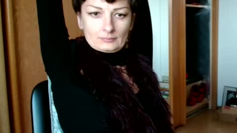 Snapshot of bebacksooon chatting on November 24, 2025, 1:44 pm Raluca online show from November 24, 2025, 1:44 pm