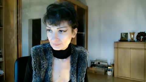 Snapshot of bebacksooon chatting on November 29, 2025, 2:20 pm Raluca online show from November 29, 2025, 2:20 pm
