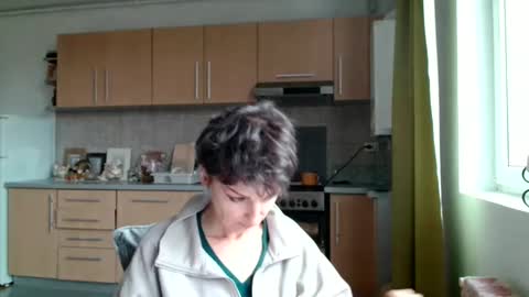 Snapshot of bebacksooon chatting on December 14, 2025, 12:21 pm Raluca online show from December 14, 2025, 12:21 pm