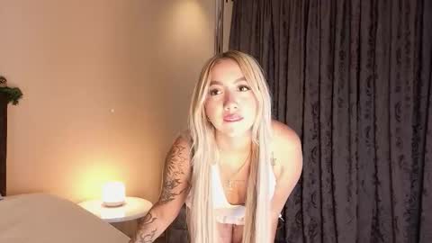 Snapshot of beccajohnson1 chatting on December 13, 2025, 10:04 pm Becca johnson online show from December 13, 2025, 10:04 pm