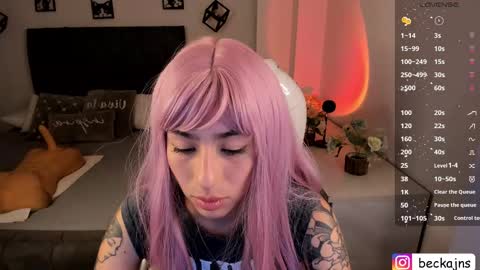 Marzhie online show from March 6, 2025, 5:54 pm