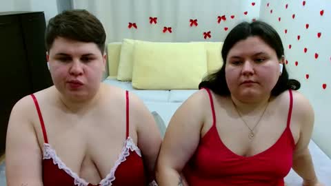 BeckyAndEllen online show from October 22, 2025, 7:13 pm