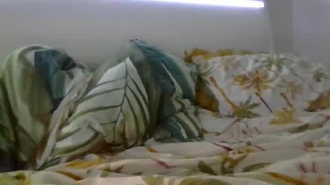 Snapshot of beeinmedeep chatting on March 6, 2025, 9:53 pm beeinmedeep online show from March 6, 2025, 9:53 pm