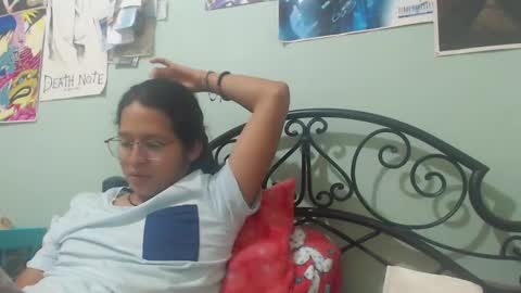 Snapshot of beentage chatting on December 31, 2024, 7:40 pm Alex online show from December 31, 2024, 7:40 pm