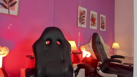 Bela  online show from November 2, 2025, 3:47 pm