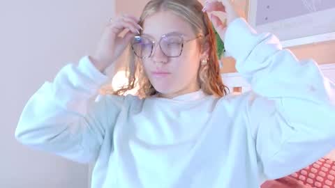 Snapshot of belamiller chatting on September 20, 2025, 11:33 am BELA online show from September 20, 2025, 11:33 am